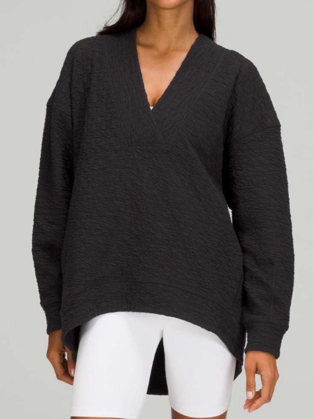 Lululemon Rippled V-Neck Pullover in Black